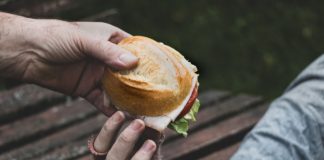 1.464.081 Menschen in Spanien können sich nichts zu Essen kaufen