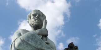 Ayuso greift die Spanische Regierung von Sánchez und Illa an Der Philosophenminister von dem ich nicht weiß woher er die Daten bezieht