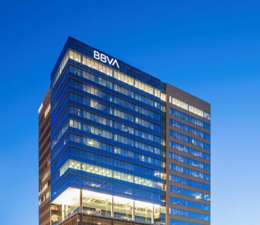 BBVA und Sabadell verhandeln über ihre Fusion die zu einer Gruppe mit einem Vermögen von mehr als 950.000 Millionen Euro in Spanien führen würde