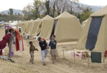 Spanien schafft ein Lager für 6.000 Einwanderer auf den Kanarischen Inseln und drängt Marokko auf Rückführung