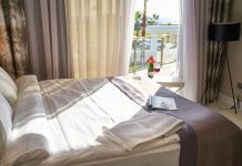 Spanische Regierung zahlt 300.000 Euro pro Tag um 6.000 Einwanderer in Luxushotels auf den Kanarischen Inseln unterzubringen