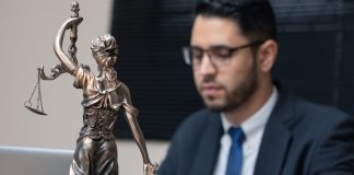 Mehr als 2500 Richter fordern dass die EU vor dem Risiko eines schwerwiegenden Verstoßes gegen die Rechtsstaatlichkeit in Spanien handelt