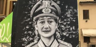Balearen Präsidentin Armengol als Nazi verkleidet auf Postern und Leinwänden auf Mallorca