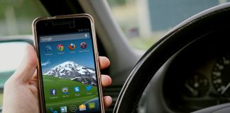 Neues Spanisches Verkehrsgesetz: 6 Punkte für Telefonieren 4 Punkte ohne Gurt