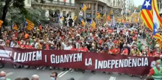 Tausende Menschen auf den Straßen von Barcelona bei der Unabhängigkeitsdemonstration von la Diada
