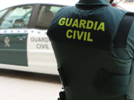 Ein Toter und 35 Verletzte bei einem Zusammenstoß zwischen zwei Bussen in Zafayona (Granada)