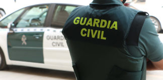 Ein Toter und 35 Verletzte bei einem Zusammenstoß zwischen zwei Bussen in Zafayona (Granada)