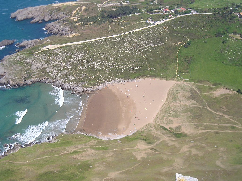 Die 10 berühmtesten FKK-Strände Spaniens 7 1024px Playa de Sonabia