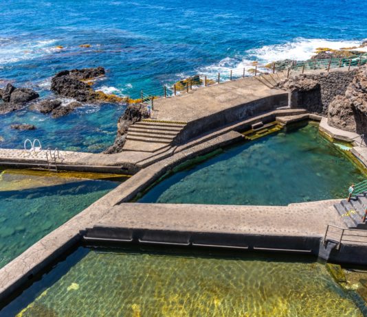 Die 10 beeindruckendsten Naturpools am Meer in Spanien