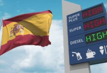 Spanien Tankstelle Februar
