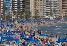 Benidorm Massen Urlauber