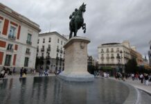 Neuer Brunnen Madrid Puerta del Sol