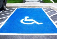 Behindertenparkplatz Spanien