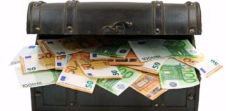 Tasche voll Geld Spanien