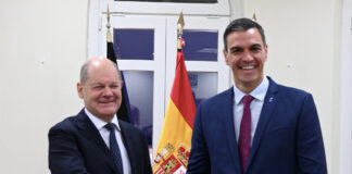 Sozialdemokraten unter sich: Bundeskanzler Scholz unterstützt Sánchez