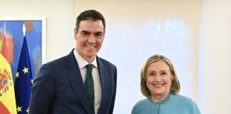 Demokraten unter sich: Sánchez empfängt Hillary Clinton im Moncloa-Palast