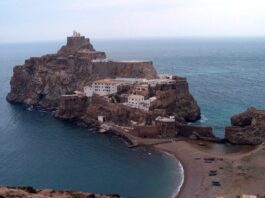 Das ist der Peñón de Vélez de la Gomera die kleinste Grenze der Welt