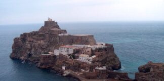 Das ist der Peñón de Vélez de la Gomera die kleinste Grenze der Welt