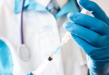 Nur die Hälfte der spanischen Ärzte und Krankenschwestern ist bereit sich gegen die Grippe impfen zu lassen