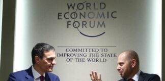 Sánchez trifft auf dem Davoser Forum ein, um sich mit Großunternehmern zu treffen