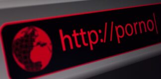 Spaniens Regierung will dass Porno-Websites freiwillig auf die Kontrolle zugreifen um das Alter zu überprüfen