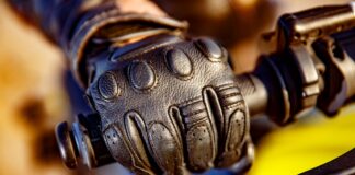 Welche Motorradhandschuhe im Jahr 2024 mit den neuen DGT-Vorschriften in Spanien zugelassen sind