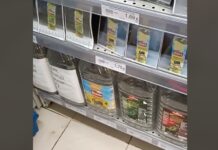 Angst vor Diebstahl von Olivenöl in einem Supermarkt in Sevilla
