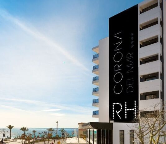 Benidorm springt in die Zukunft und eröffnet den ersten Smart Room in Spanien