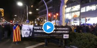 Etwa 1.000 Menschen demonstrierten in Barcelona um die Freilassung von Julian Assange zu fordern