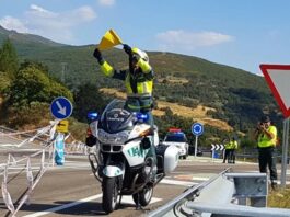 Was Sie tun müssen wenn Sie ein Guardia Civil-Motorrad mit einer Grünen, Roten oder Gelben Flagge sehen