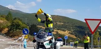 Was Sie tun müssen wenn Sie ein Guardia Civil-Motorrad mit einer Grünen, Roten oder Gelben Flagge sehen