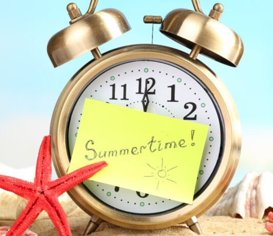 Die einzige Stadt in Spanien die am Sonntag nicht die Uhrzeit auf Sommerzeit ändert