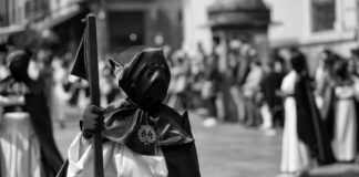 Die kuriosesten Traditionen der Karwoche in Spanien Begnadigungen, Juden töten, Totentänze