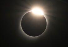 Die totale Sonnenfinsternis am 8. April und wo man sie von Spanien aus sehen kann