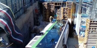 Mindestens vierzehn Verletzte nach dem Absturz eines Busses mit 25 Passagieren auf einer Baustelle in Cornellà Barcelona
