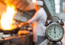Spanische Vizepräsidentin Díaz möchte Öffnungszeiten von Restaurants ändern