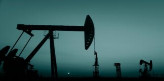 Das Gespenst des Öls das den Liter Benzin in Spanien auf über 2 Euro drückt taucht wieder auf