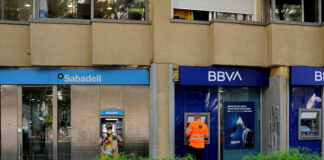 Die BBVA bestätigt dass sie eine mögliche Fusion mit der Banco Sabadell prüft