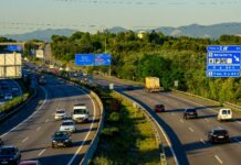 Die DGT warnt vor der Straße in Spanien auf der Sie aufgrund der Diebstahlgefahr nicht anhalten sollten
