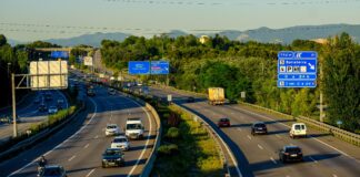 Die DGT warnt vor der Straße in Spanien auf der Sie aufgrund der Diebstahlgefahr nicht anhalten sollten