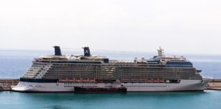 Mehr als 1.500 Kreuzfahrtpassagiere sitzen im Hafen von Barcelona fest weil 70 Bolivianer keine Visa haben