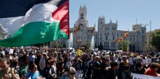 Tausende gehen in Spanien auf die Straße, um einen Waffenstillstand in Gaza zu fordern