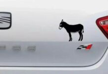 Was bedeutet das Symbol eines Esels auf der Ladefläche mancher Spanischer Autos