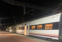 Zugführer macht Feierabend und lässt Renfe Zug in Leon mit Passagieren im Bahnhof stehen