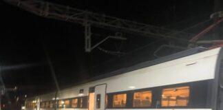 Zugführer macht Feierabend und lässt Renfe Zug in Leon mit Passagieren im Bahnhof stehen