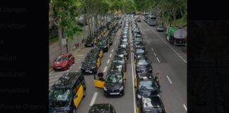 500 Taxifahrer blockieren das Zentrum von Barcelona um die Straflosigkeit der VTCs anzuprangern