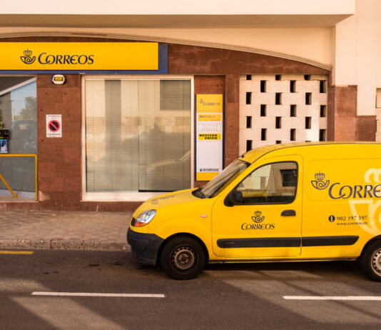 Correos bittet um einen Kredit um die Boni der Manager und die Gehälter der Mitarbeiter zu bezahlen