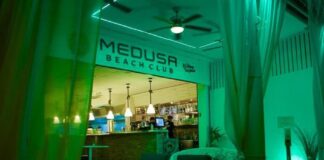 Die Todesopfer des Gebäudeeinsturz des Medusa Beach Club auf Mallorca sind eine Spanische Kellnerin zwei Deutsche Touristen und ein Senegalese