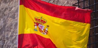 Die Verstaatlichung Spaniens von Ausländern ist im letzten Jahr um 32,3 % gestiegen
