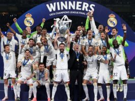 Tausende Fans von Real Madrid feiern den fünfzehnten Champions League Sieg in Madrid